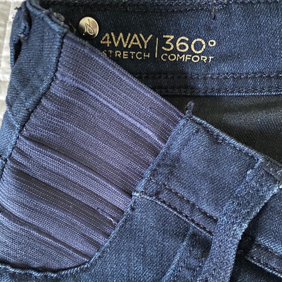 DL1961 maternity jeans - Picture 3 of 4